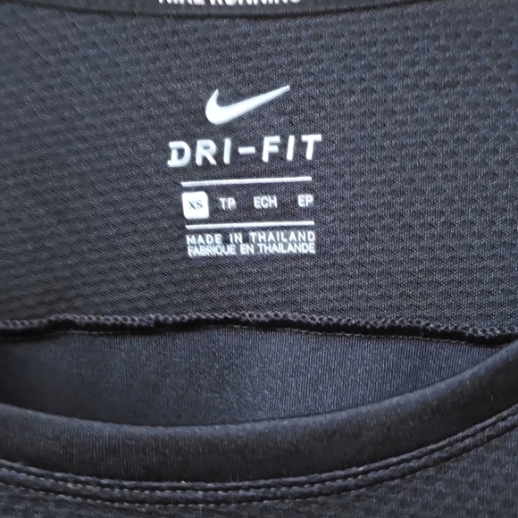 Nike Dri-FIT Kadın T-Shirt City Dry Top  Black Short Sleeve 938446-010 XS - Picture 3 of 9